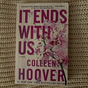 It Ends With Us by Colleen Hoover (paperback)